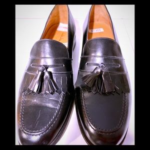 Loafer with tassels